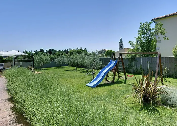 Villa In Near & Pool *