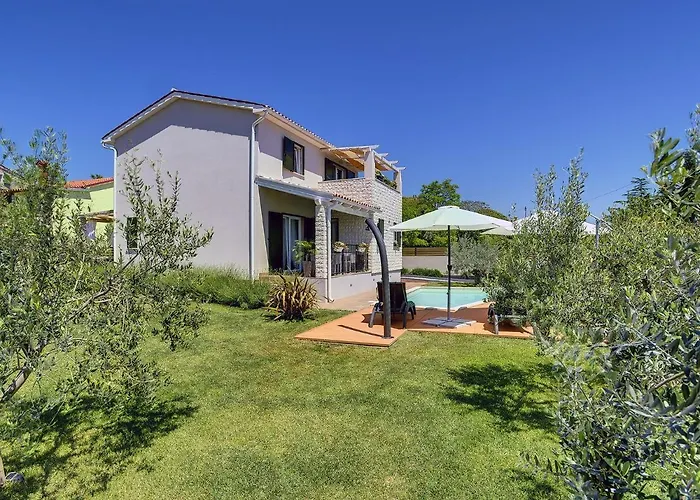 In Near & Pool Villa